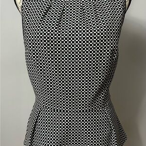White House Black Market Sleeveless Black and White Geometric Blouse. Sz 12